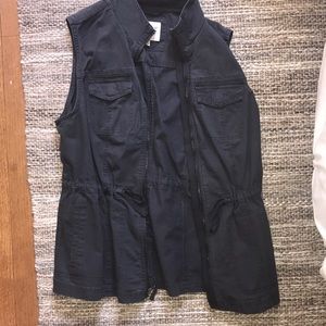 Dark grey vest/sleeveless trench
